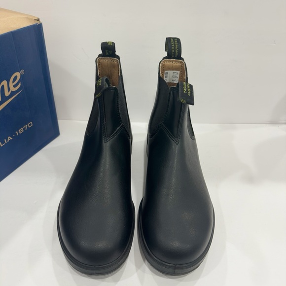 Blundstone 2115 Men’s Vegan Leather Chelsea Ankle Boots - Picture 2 of 10